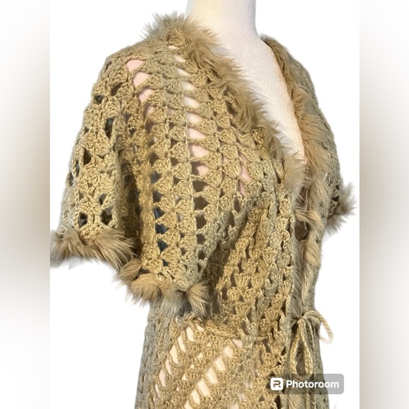 Arden B Crochet Short Sleeve Cardigan Wool Blend with Faux Fur Trim - Picture 2 of 12